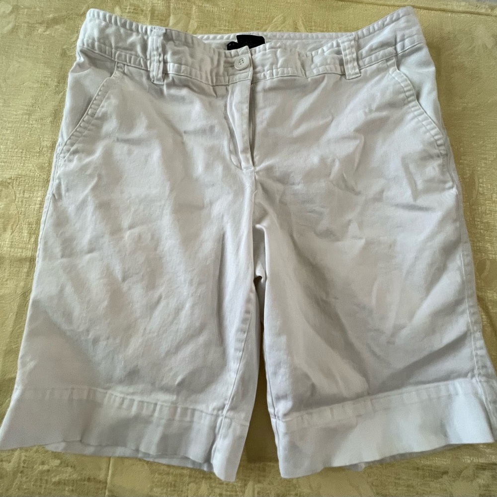 Apostrophe size 12 White Stretch Shorts with Lining 🎉